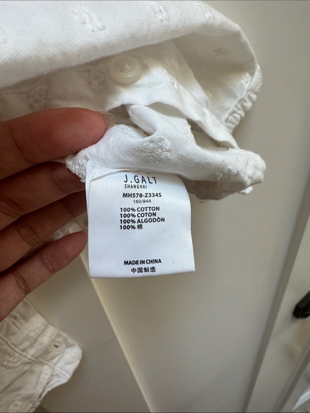 Brandy Melville White Floral Button Front Tank - Picture 4 of 5